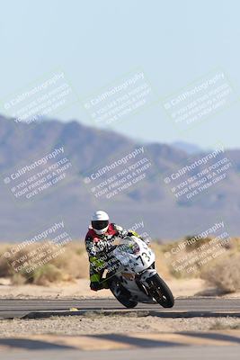 media/Dec-07-2025-CVMA (Sun) [[3e7d2de5dc]]/Race 9-Formula UL Shootout/